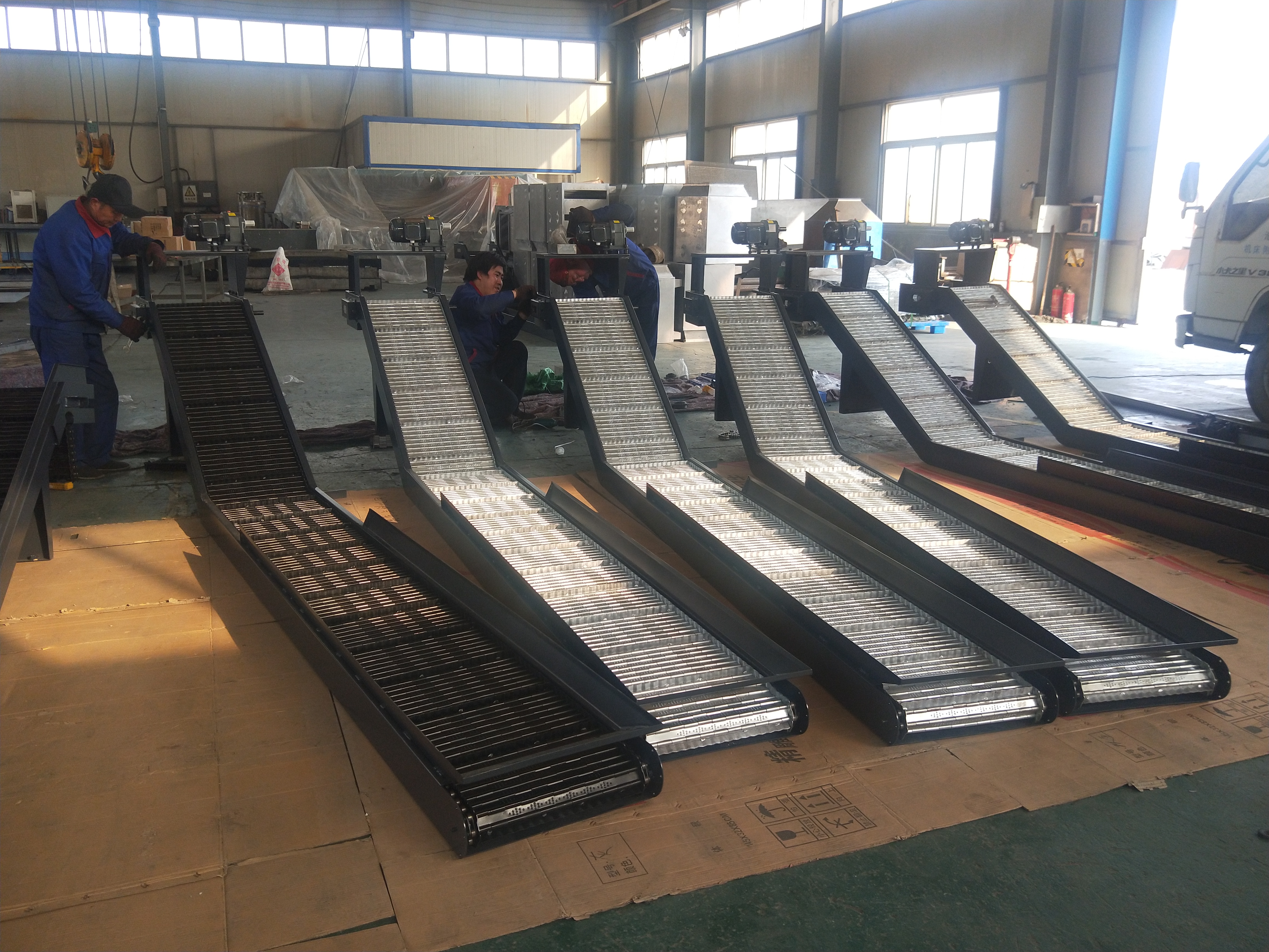 鏈板式排屑機(jī)